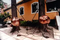 Denise Andrade - Escultura Em Jardim